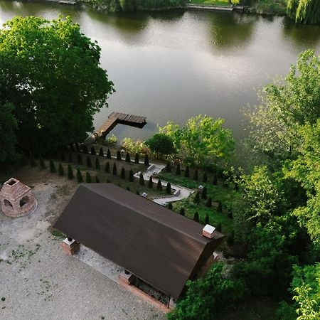 Madison Lake Villa Balotesti Ngoại thất bức ảnh