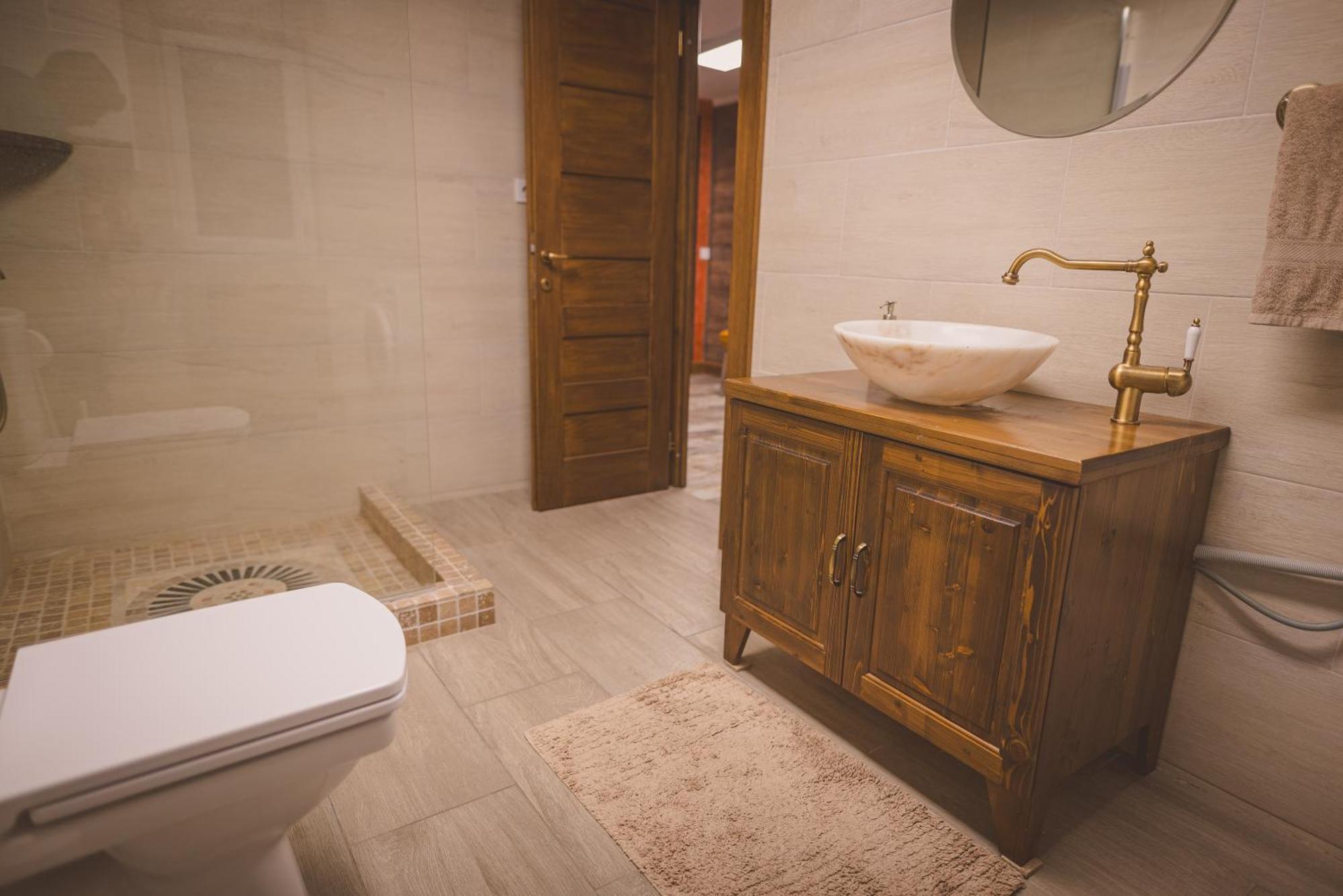 Madison Lake Villa Balotesti Ngoại thất bức ảnh