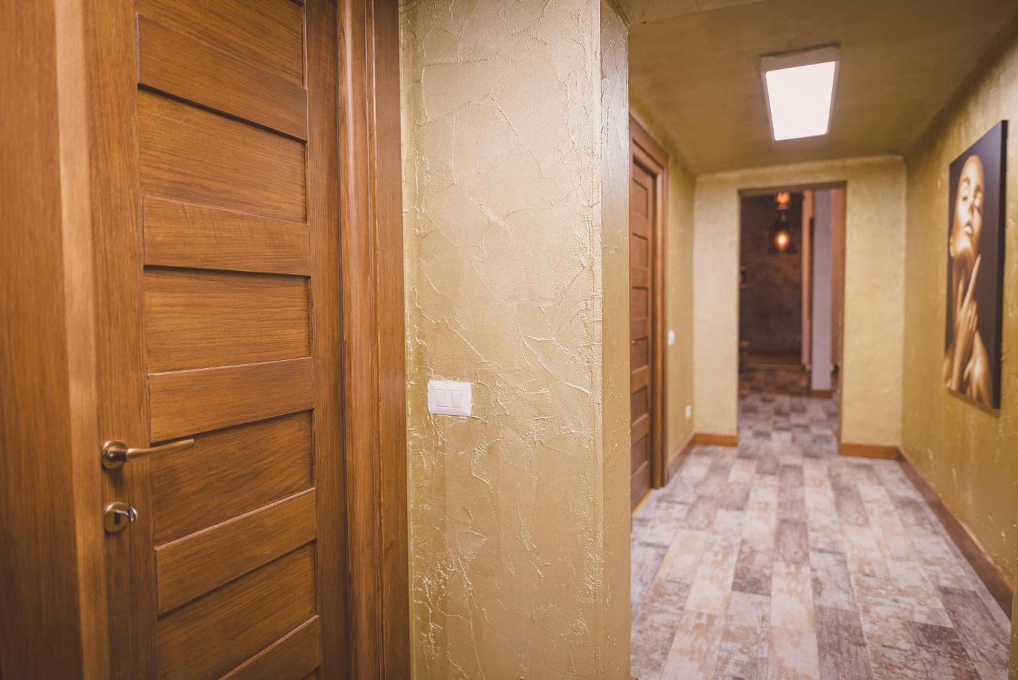 Madison Lake Villa Balotesti Ngoại thất bức ảnh