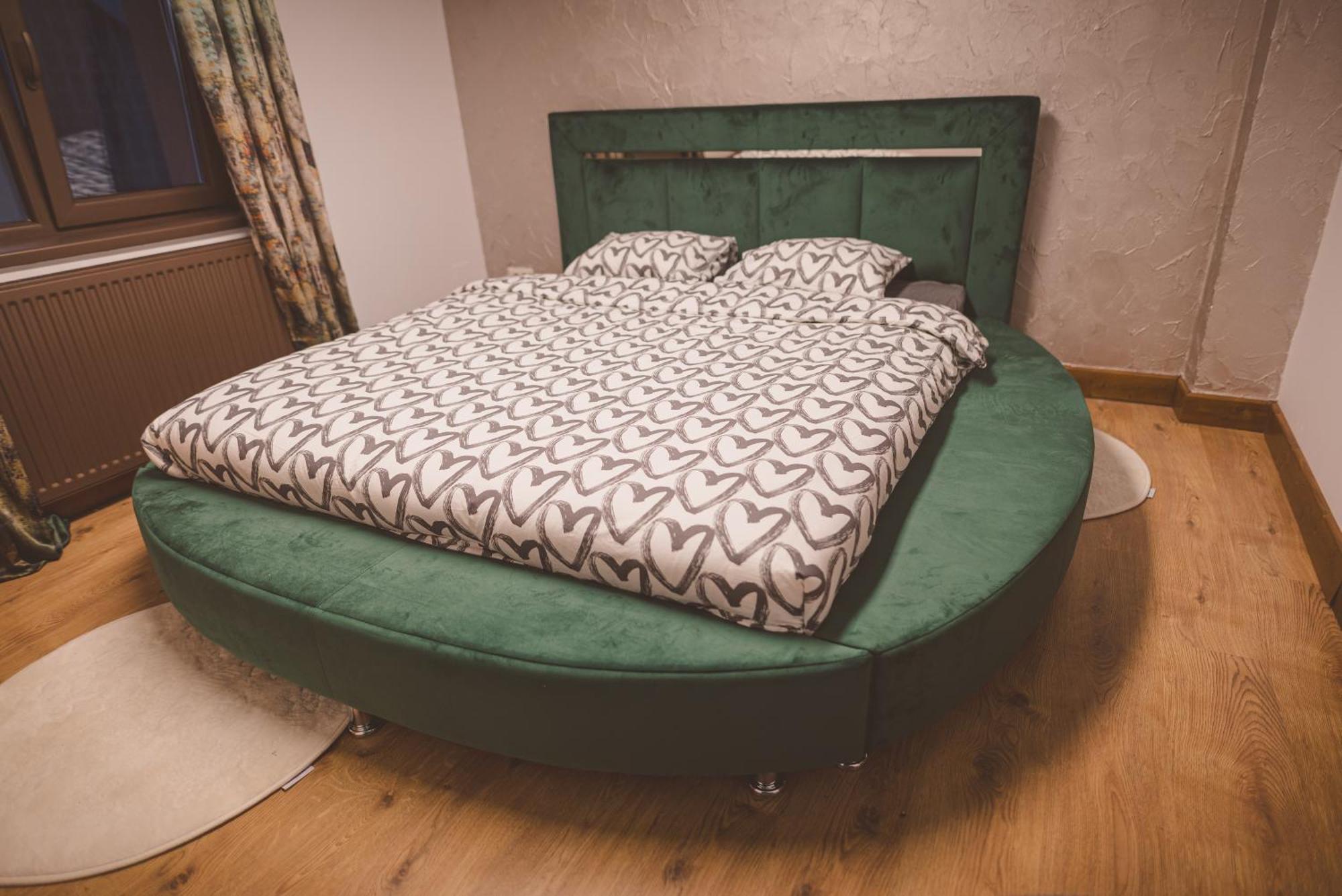 Madison Lake Villa Balotesti Ngoại thất bức ảnh
