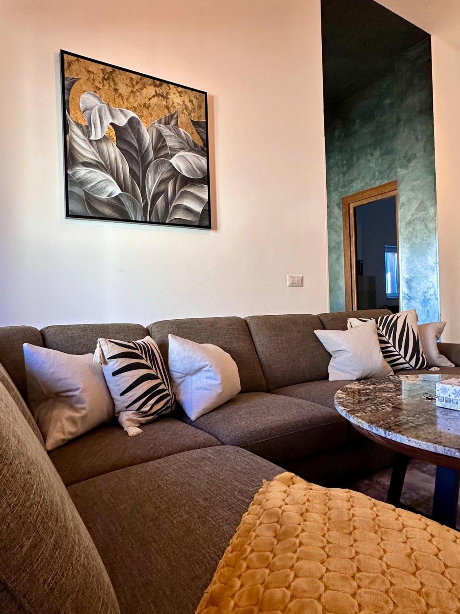 Madison Lake Villa Balotesti Ngoại thất bức ảnh