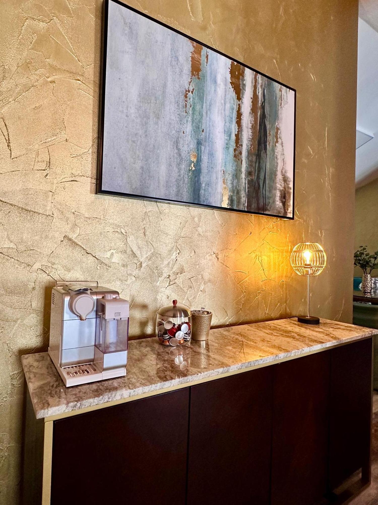 Madison Lake Villa Balotesti Ngoại thất bức ảnh