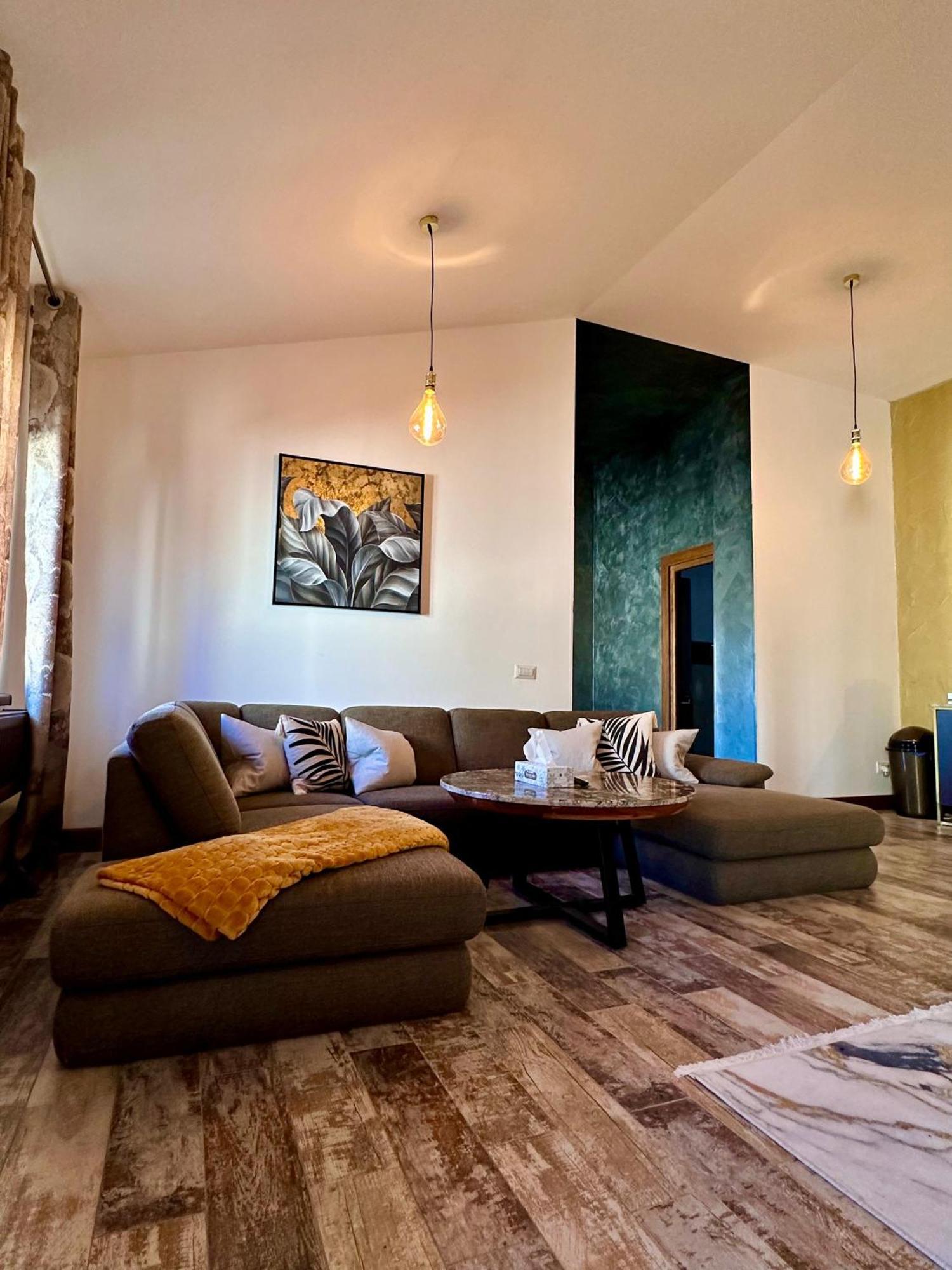 Madison Lake Villa Balotesti Ngoại thất bức ảnh