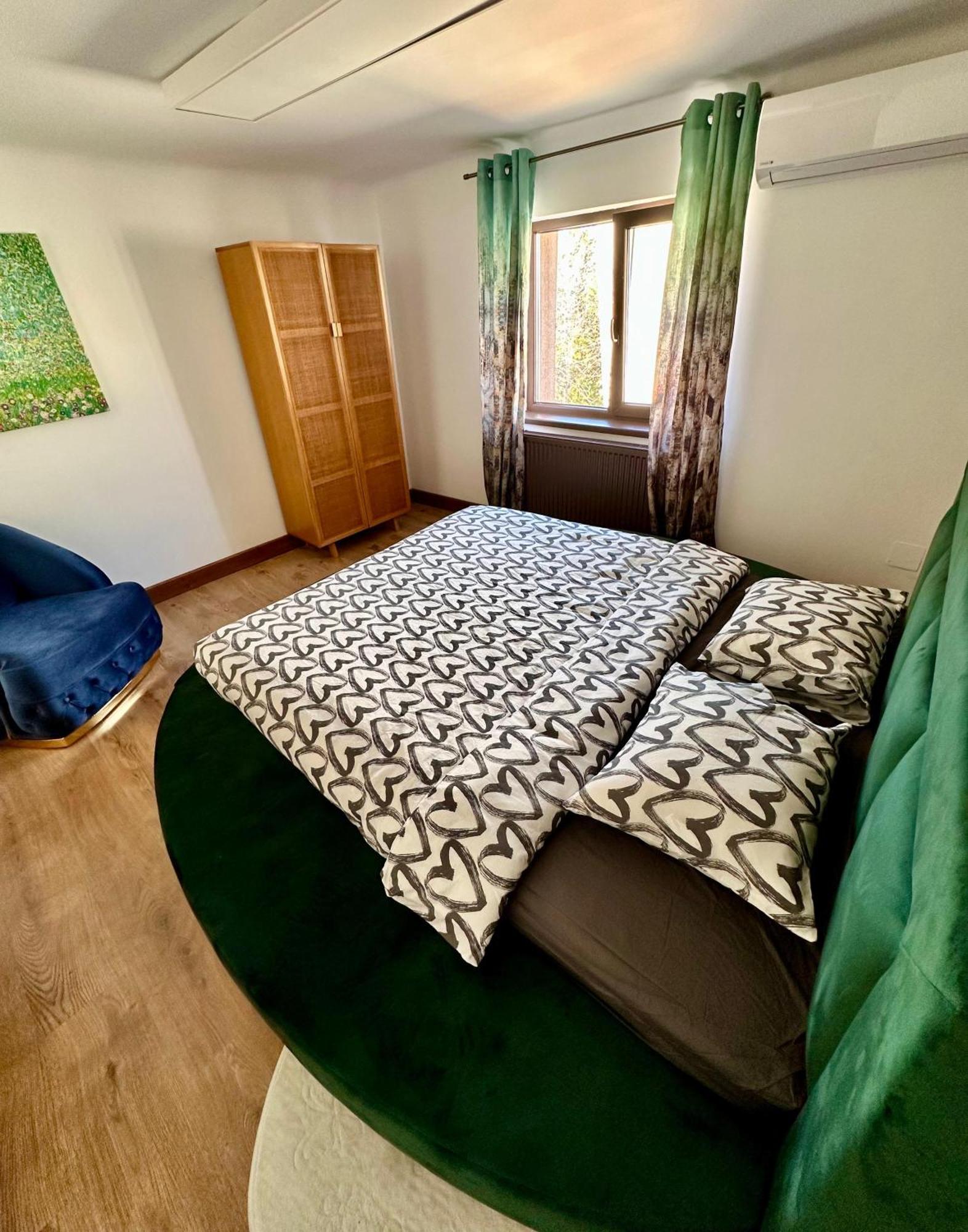 Madison Lake Villa Balotesti Ngoại thất bức ảnh