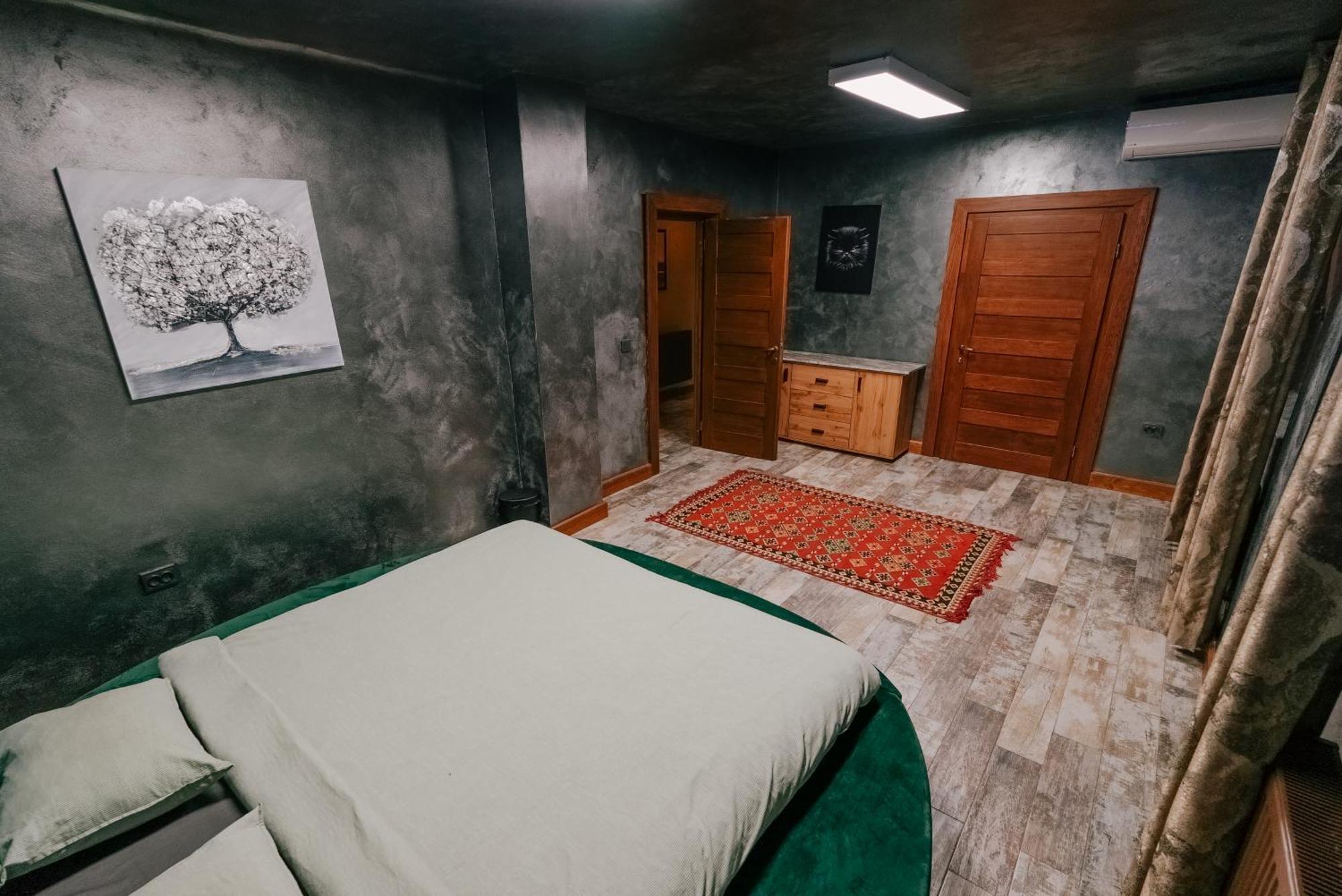 Madison Lake Villa Balotesti Ngoại thất bức ảnh