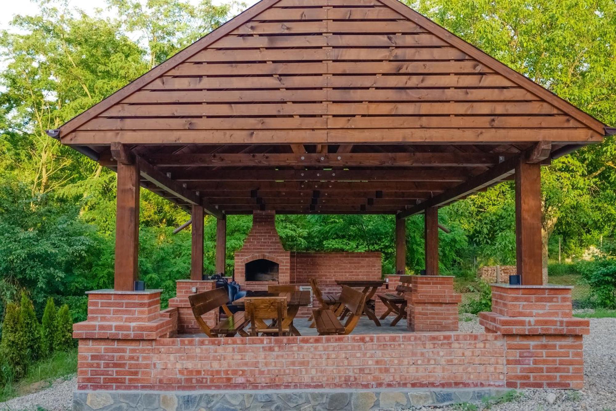 Madison Lake Villa Balotesti Ngoại thất bức ảnh