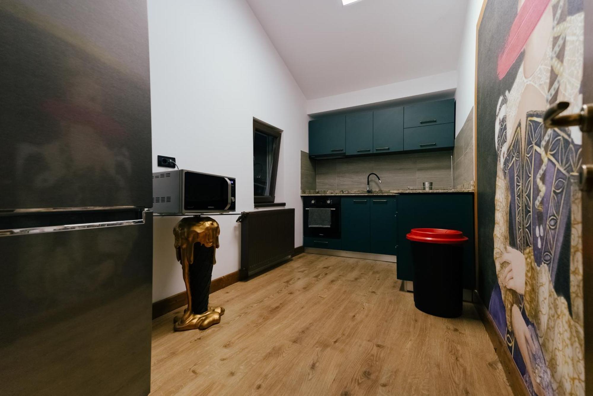 Madison Lake Villa Balotesti Ngoại thất bức ảnh